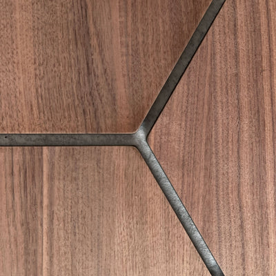 Hexagonpaneel Walnuss mit grauem Filz 81CM | Akustik | Wanddekoration | Sechseck-Form